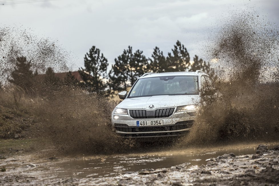 Škoda Karoq 1.0 TSI: Koho potěší nová Škoda Karoq se základním motorem a pohonem předních kol?