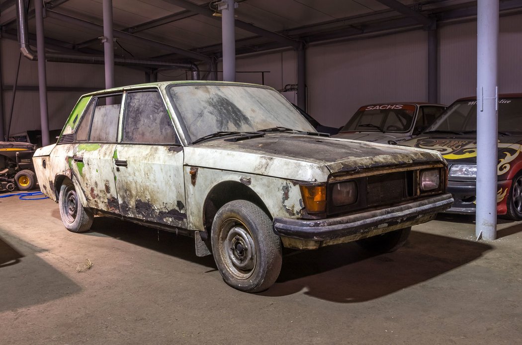 Prototyp Škody 720 sedan