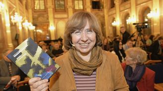 Nobelovu cenu za literaturu získala běloruská autorka Alexijevičová 