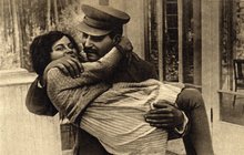 V USA zemřela Stalinova dcera! 