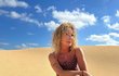 Světlana Nálepková se brodila dunami: Ukázala kalhotky àla Marilyn Monroe  