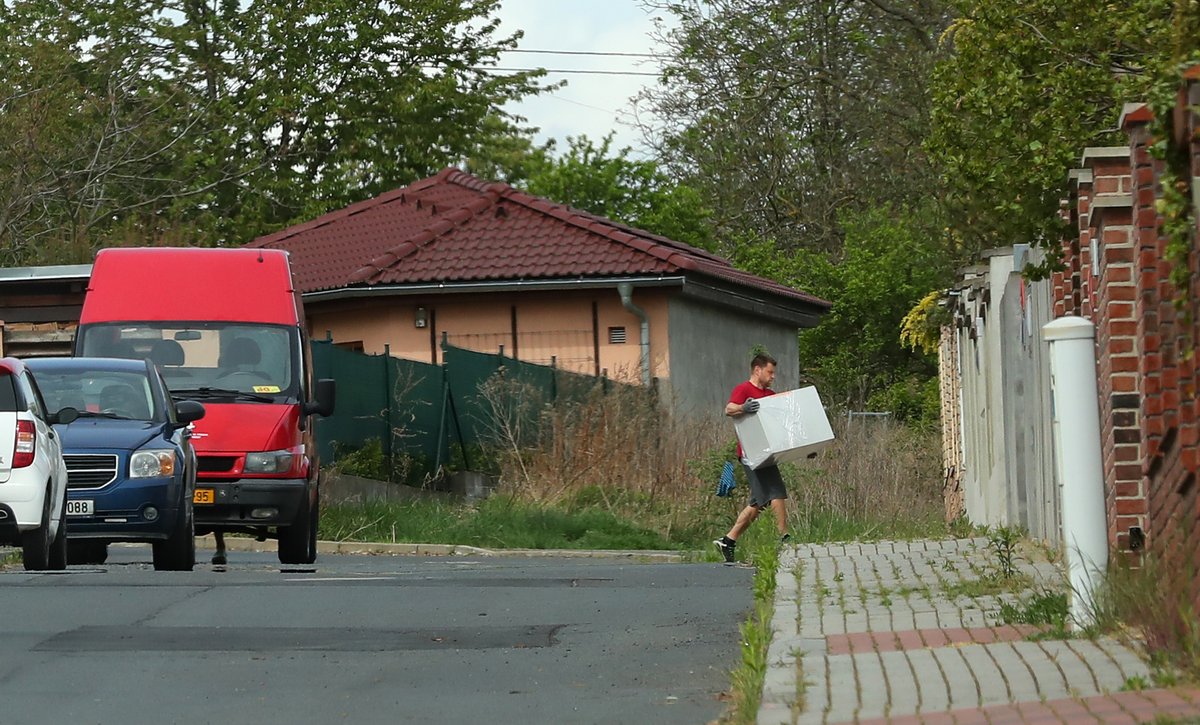 Stěhování manžela od Světlany Witowské: V dodávce s logem dopravního podniku