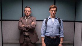 Dexter: Original Sin se odehrává v roce 1991 v Miami a sleduje Dextera, ze kterého se stává sériový vrah. Pod vedením otce přijímá kodex, podle kterého vyhledává a zabíjí lidi, aniž by se dostal do hledáčku policie. Zároveň nastupuje na forenzní stáž v oddělení městské policie v Miami.