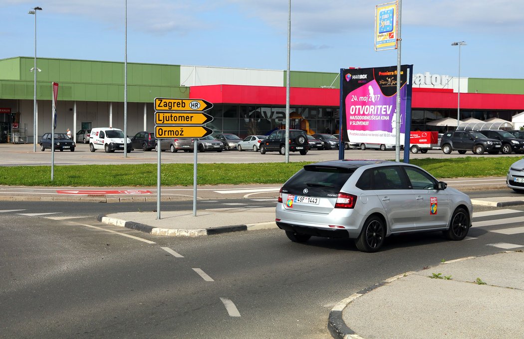 Čeká vás několik kruhových objezdů. Záhřeb je značený.