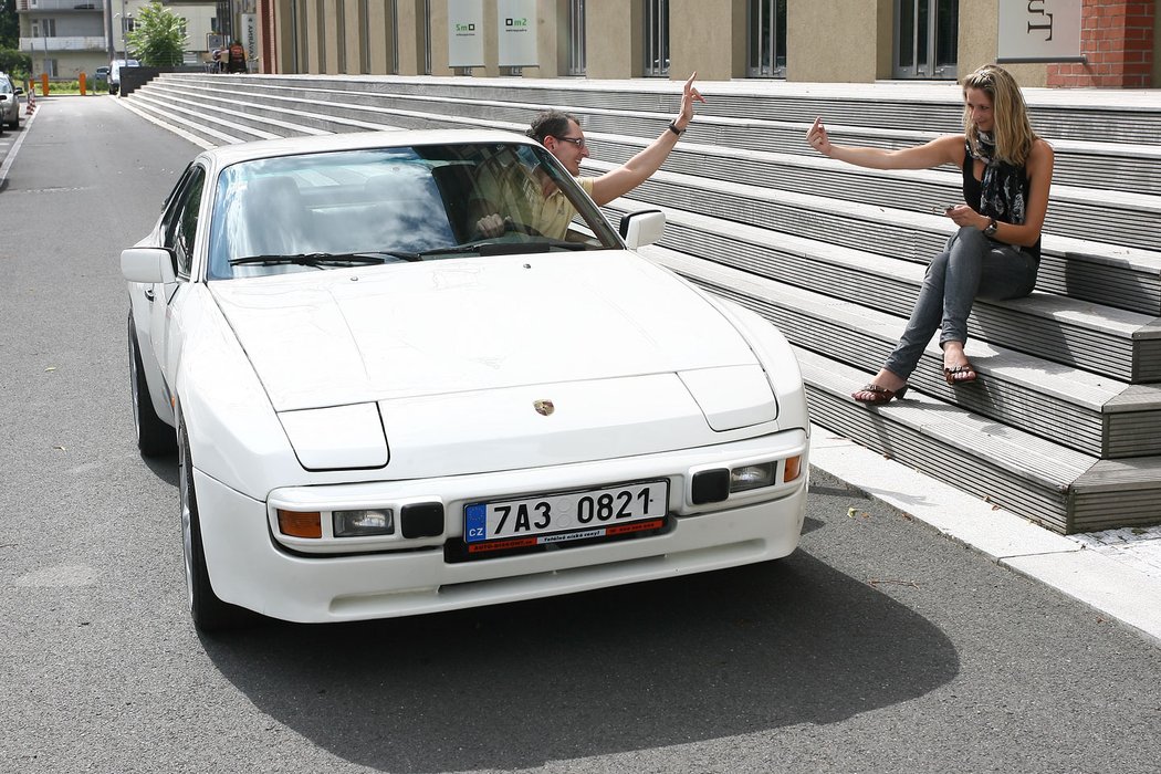 Porsche 944