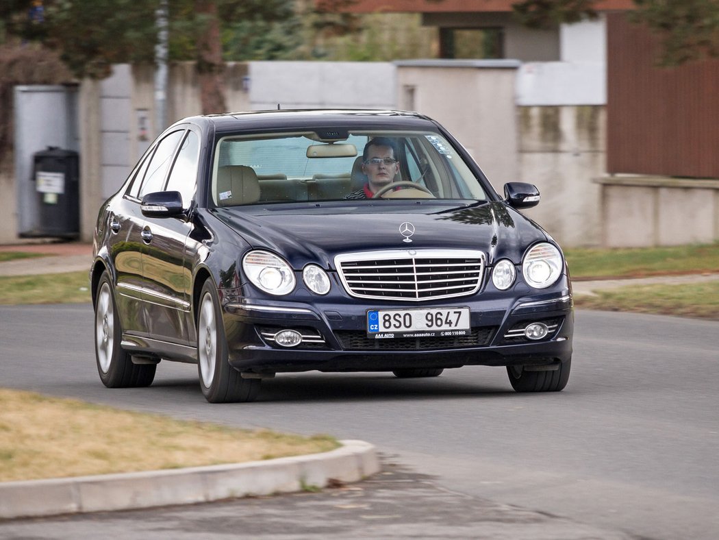 Mercedes-Benz W 211