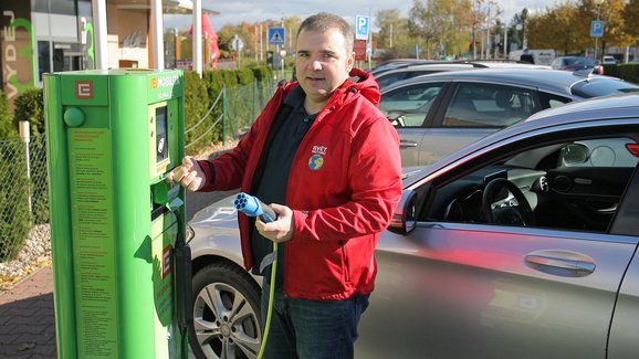 Mapa nabíječek elektromobilů: Jak najít nabíjecí stanice?