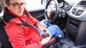 Pokud nic nepomůže, pach zamaskujte. Jestliže vám nevoní chemické komerční přípravky, postačí koření v sáčku nebo kávová zrnka. Pokud nic nepomůže, pach zamaskujte. Jestliže vám nevoní chemické komerční přípravky, postačí koření v sáčku nebo kávová zrnka.