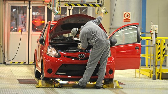 Toyota v Kolíně od pondělí kvůli nedostatku čipů opět zastaví výrobu