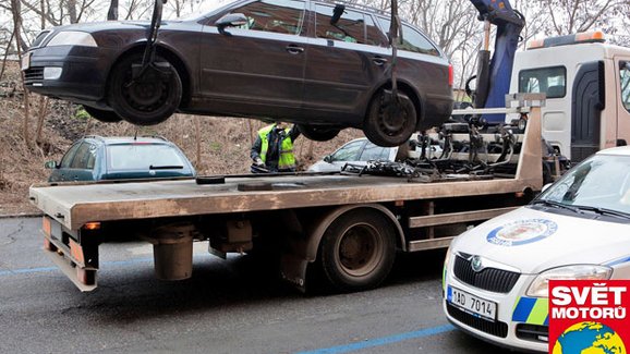 Proč odtáhnou jenom někoho? Lísteček, nebo odtah?