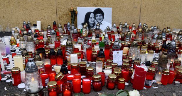Slovensko v slzách: Tisíce lidí vyráží do ulic uctít památku Kuciaka