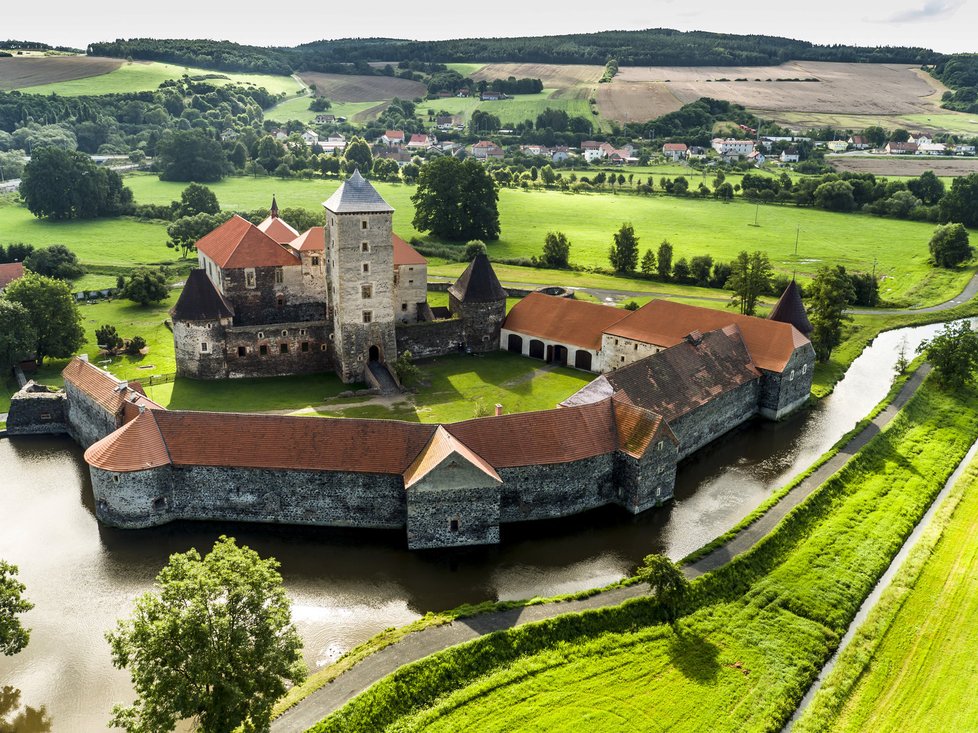 Ve Velharticích se poběží o hradní klíč, na Švihově se pochlubí čerstvě odkrytou gotickou dlažbou a zámek Kozel bude hostit tradiční trhy.