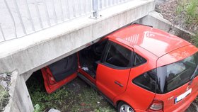 Smrtelná nehoda na Táborsku: Muž narazil do mostku, na místě zemřel
