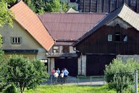 Čtyři ubodané a uškrcené děti na Svitavsku: Matka se pokusila o sebevraždu