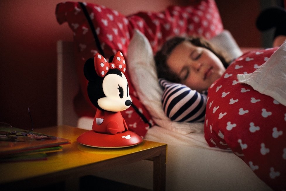 Svítící kamarádku Minnie si zamilují všechny holčičky. Vnitřní světlo příjemně prosvítí pokoj a zajistí klidný spánek.