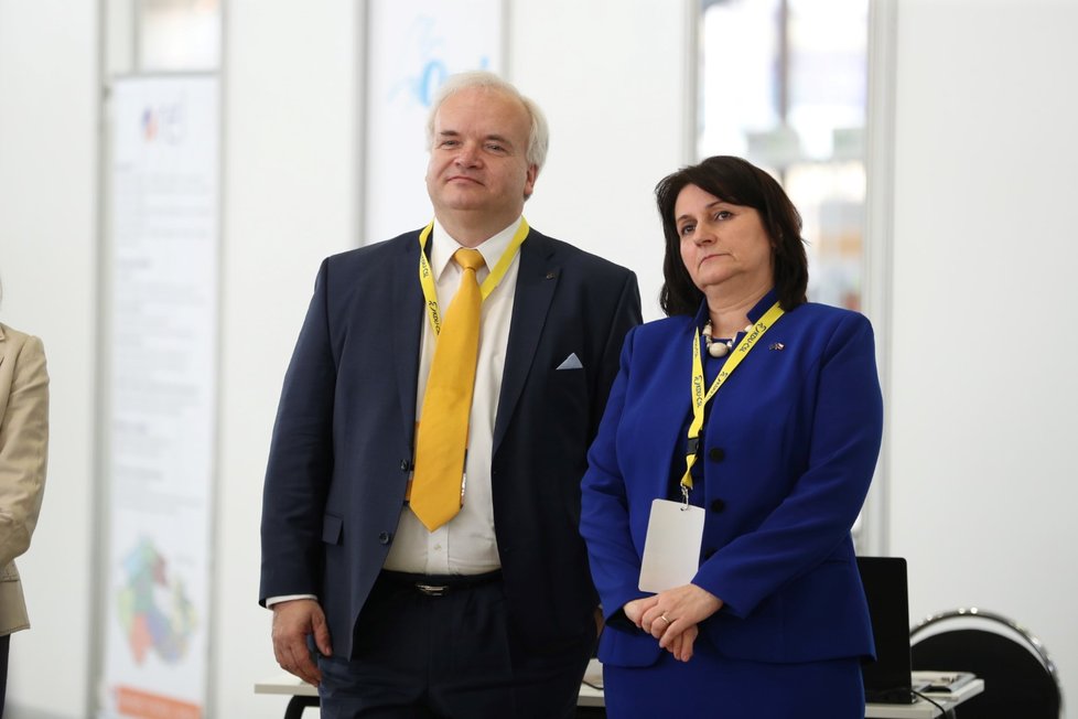 Kandidáti do Evropského parlamentu za KDU-ČSL Michaela Šojdrová a Pavel Svoboda přijeli na sjezd strany do Brna