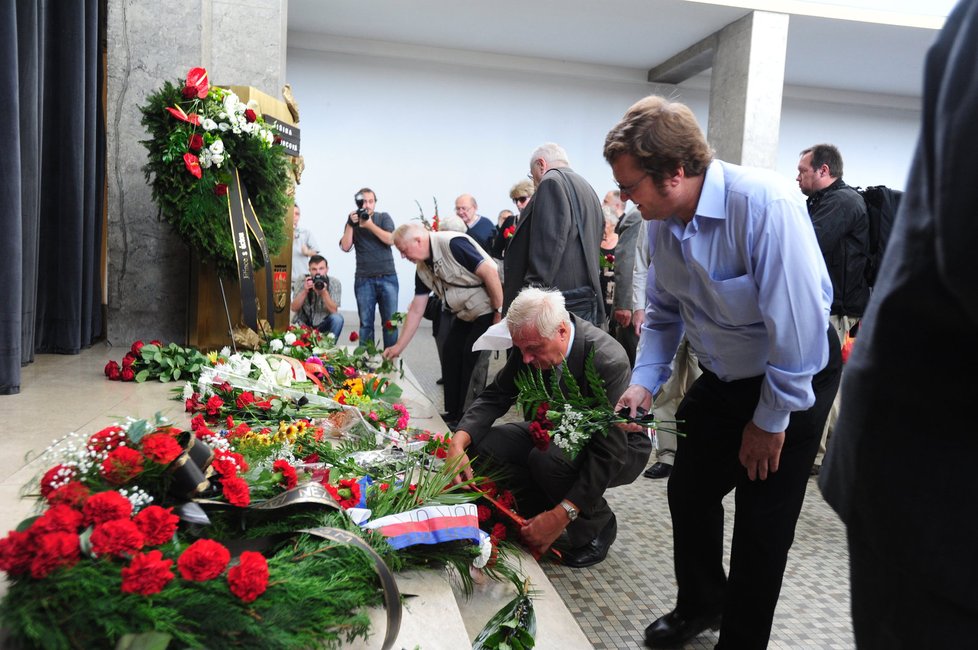 Pohřeb herečky a komunistky Jiřiny Švorcové