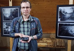 Fotopřístroj Antona Svrčka (42) z Karviné z krabičky od sirek.