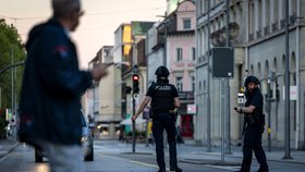 Po střelbě na hudebním večírku ve městě Aarau zemřela jedna žena, pět dalších lidí utrpělo zranění