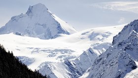 Ve švýcarských Alpách záchranáři našli pět mrtvých skialpinistů.