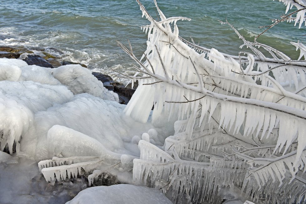 Nejnižší teplotu meteorologové zaznamenali v Orlickém Záhoří na Rychnovsku, kde teploměr ukázal -24,1°C.