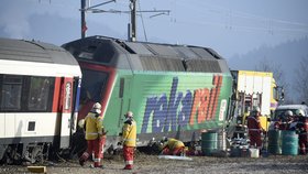 Vykolejená vlaková souprava po havárii.
