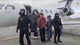 Zásah jako z filmu! Švýcarská policie přistála v Praze soukromým jetem pro nebezpečného muže