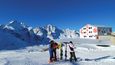 Oproti většině alpských lyžařských center tu najdeme i obrovskou síť běžeckých tras. Napočítáme jich ke dvěma stům kilometrů.