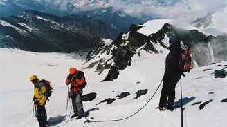 Letní výlet do ledu aneb Cesta ledovcovými pláněmi na vrchol švýcarské hory Allalinhorn