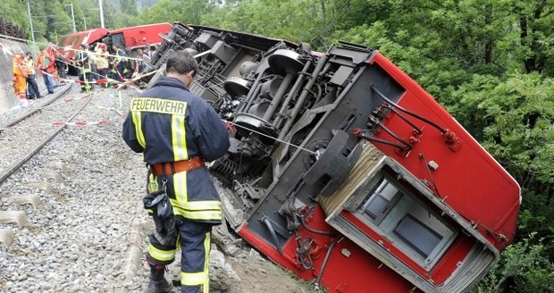 Ve švýcarsku vykolejil "ledovcový express".