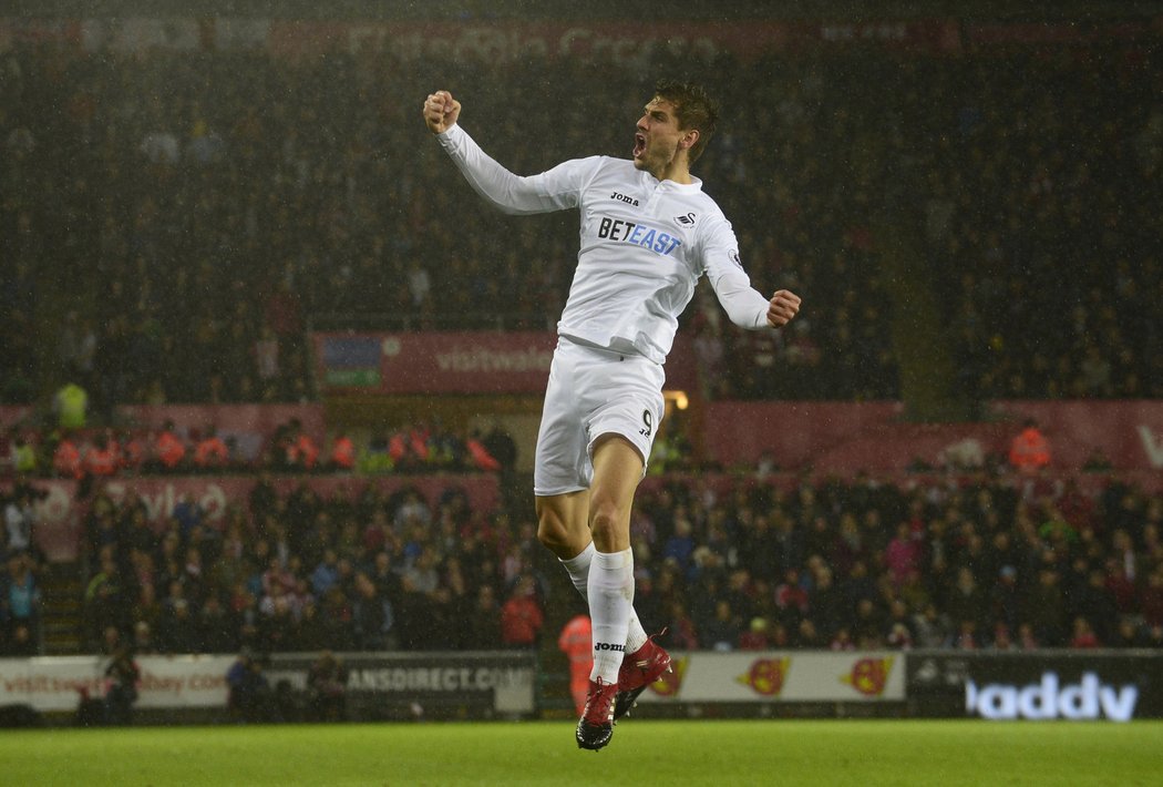 Útočník Swansea Fernando Llorente dal dva góly Sunderlandu