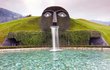 Park Swarovski ve Wattensu je znám pod názvem Křišťálová říše. Obr, který chrlí vodu, má křišťálové oči. V parku je také umístěný největší broušený křišťál, váží 62 kg a má 300 000 karátů.