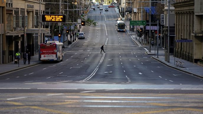 Liduprázdné ulice australského velkoměsta Sydney