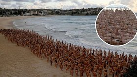 Tisíce naháčů obsadily slavnou pláž: Australané se svlékli pro dobré účely!