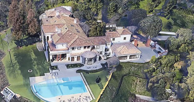 Dům Sylvestera Stallonea v Beverly Hills: Letecký pohled