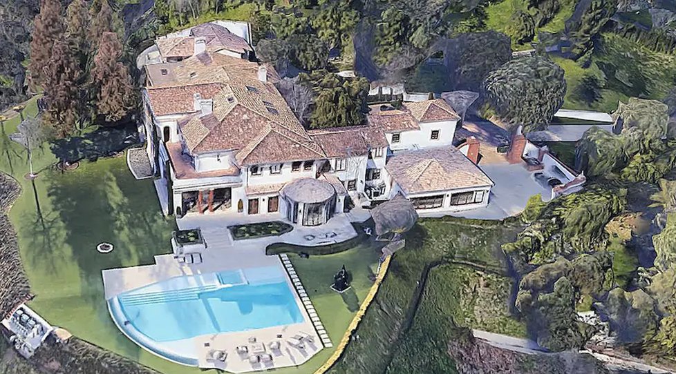 Dům Sylvestera Stalloneho v Beverly Hills: Letecký pohled