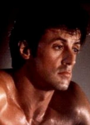 Sylvester Stallone ve ﬁlmu Rocky.