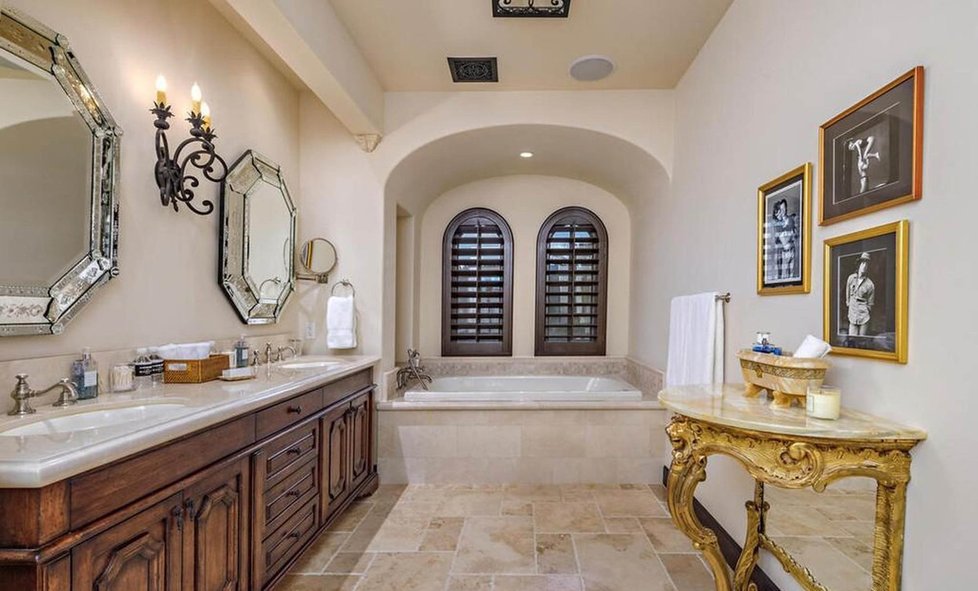 Sylvester Stallone prodává svou luxusní vilu pod cenou - „jenom“ za 3,35 milionů dolarů.