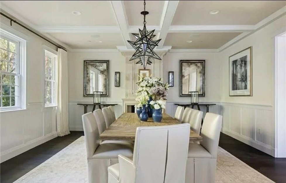 Sylvester Stallone prodává své luxusní sídlo v Hidden Hills v Kalifornii.