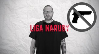 LIGA NARUBY: kočkování na Letné, penaltové filmování a NEoslavy