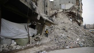 Tehdy a nyní: Satelitní snímky ukazují totalní zkázu východní části syrského Aleppa