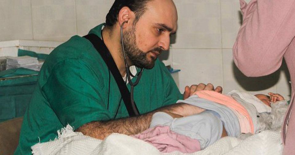 Nálet na nemocnici v Sýrii: Zemřel „nejlepší pediatr v Aleppu“