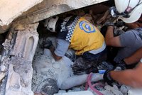 Krveprolití v Sýrii: Při explozi muničního skladu zemřelo 39 lidí včetně dětí
