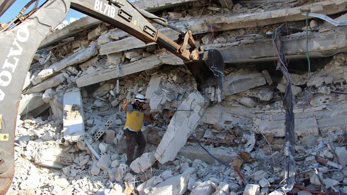 Při explozi muničního skladu v syrské provincii Idlib zemřelo 39 civilistů