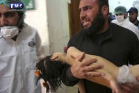 Bezvládná dětská tělíčka a pěna u pusy: V Sýrii prý útočili jedovatým plynem