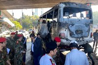 Při výbuchu autobusu v Damašku zemřelo 13 lidí: Teroristé nastražili dvě bomby, hlásí tamní média