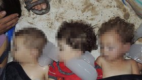 Tihle malí andílci nespí, otrávili se nervovým plynem, který na ně poslala syrská armáda