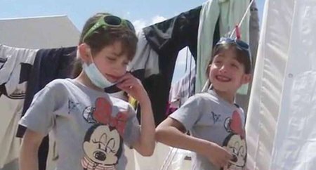 Sedmiletá Masa a její dvojče Malaz přežila chemický útok v Dúmě.
