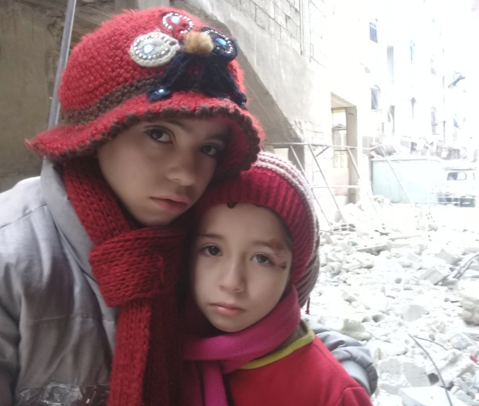 Alaa a Núr a další děti jsou uvězněny v obléhané Ghútě, veřejně prosím svět o pomoc.