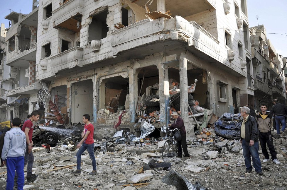 Sýrie je po pěti letech bojů v troskách.